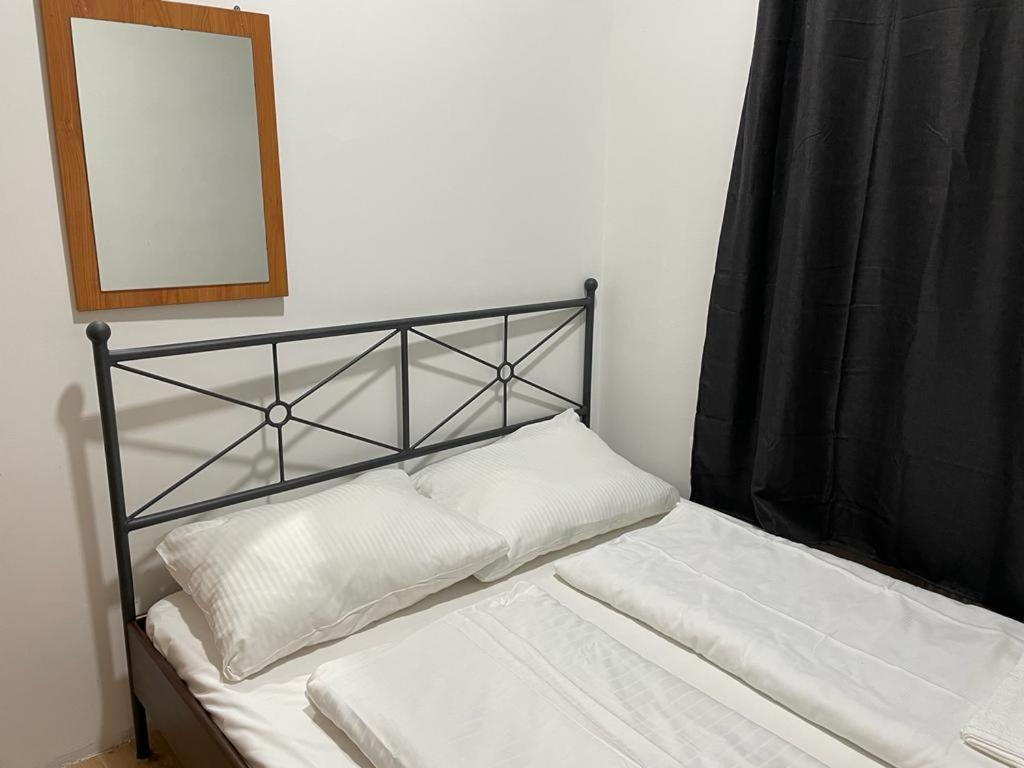 Easybook-in 2* Vienne